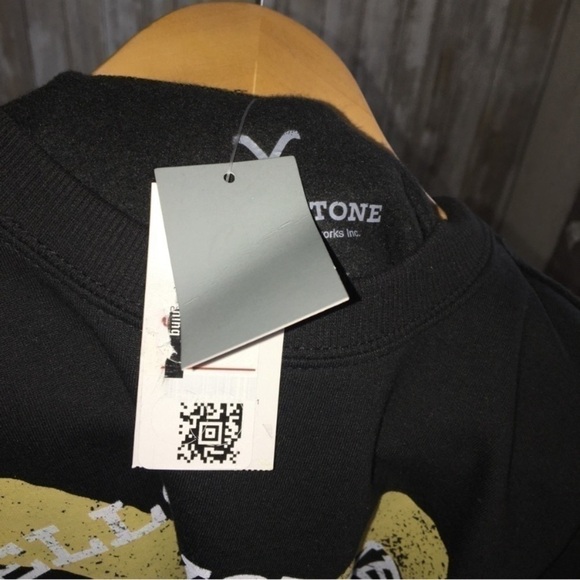 NWT Yellowstone Black Sweatshirt - Picture 6 of 6